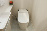 トイレは1階と2階にあります。パナソニック使用